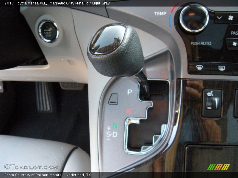 Magnetic Gray Metallic / Light Gray 2013 Toyota Venza XLE