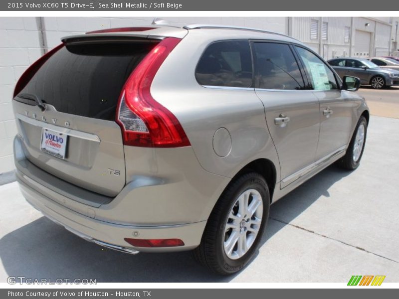 Sea Shell Metallic / Soft Beige 2015 Volvo XC60 T5 Drive-E