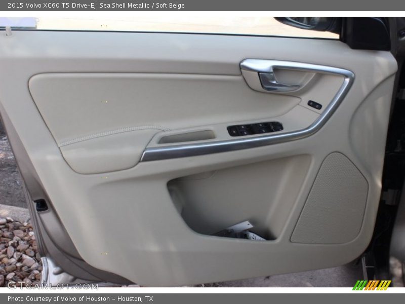 Sea Shell Metallic / Soft Beige 2015 Volvo XC60 T5 Drive-E