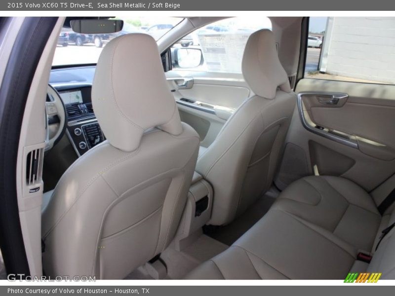Sea Shell Metallic / Soft Beige 2015 Volvo XC60 T5 Drive-E