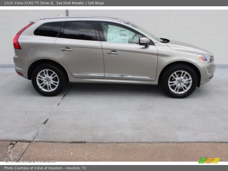 Sea Shell Metallic / Soft Beige 2015 Volvo XC60 T5 Drive-E