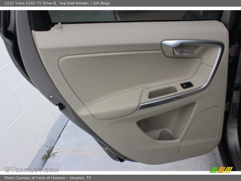 Sea Shell Metallic / Soft Beige 2015 Volvo XC60 T5 Drive-E