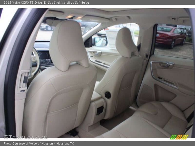 Sea Shell Metallic / Soft Beige 2015 Volvo XC60 T5 Drive-E