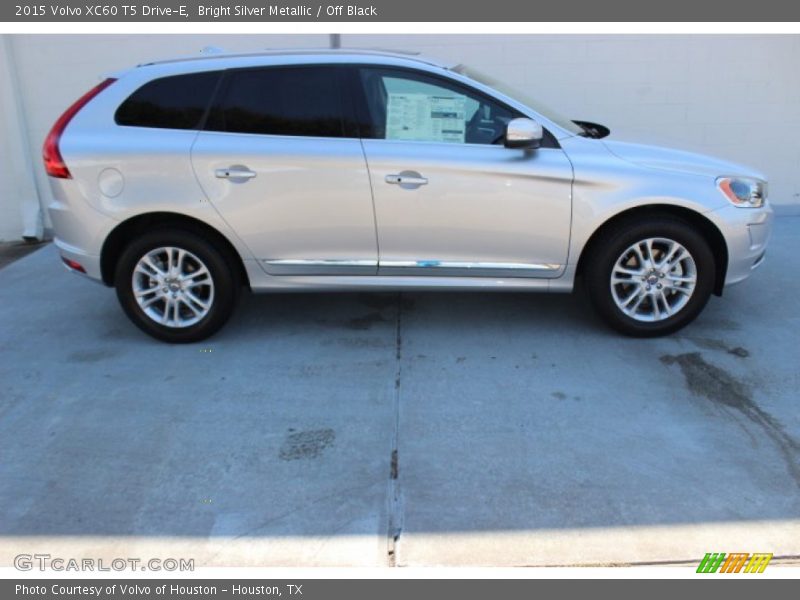 Bright Silver Metallic / Off Black 2015 Volvo XC60 T5 Drive-E