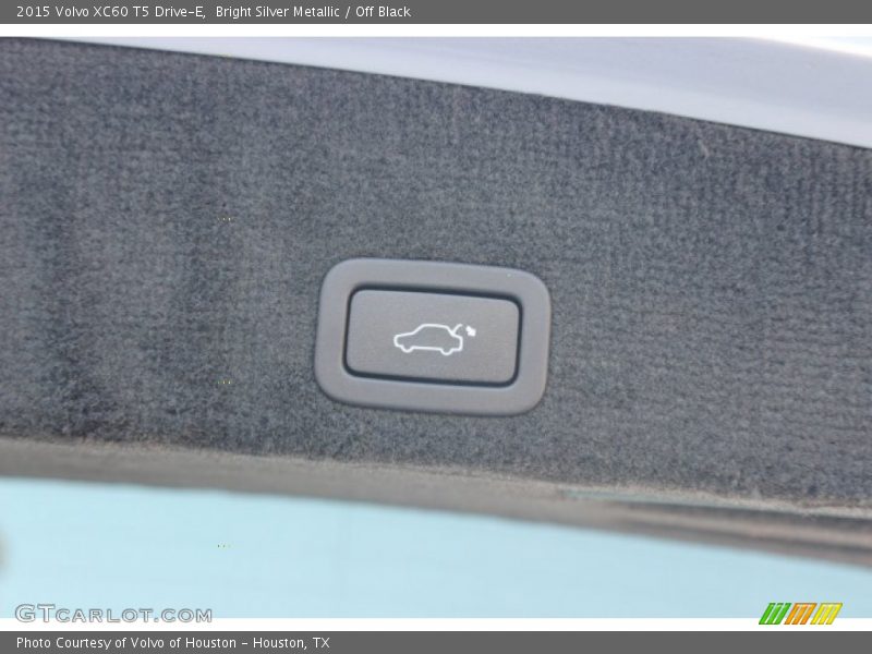 Bright Silver Metallic / Off Black 2015 Volvo XC60 T5 Drive-E