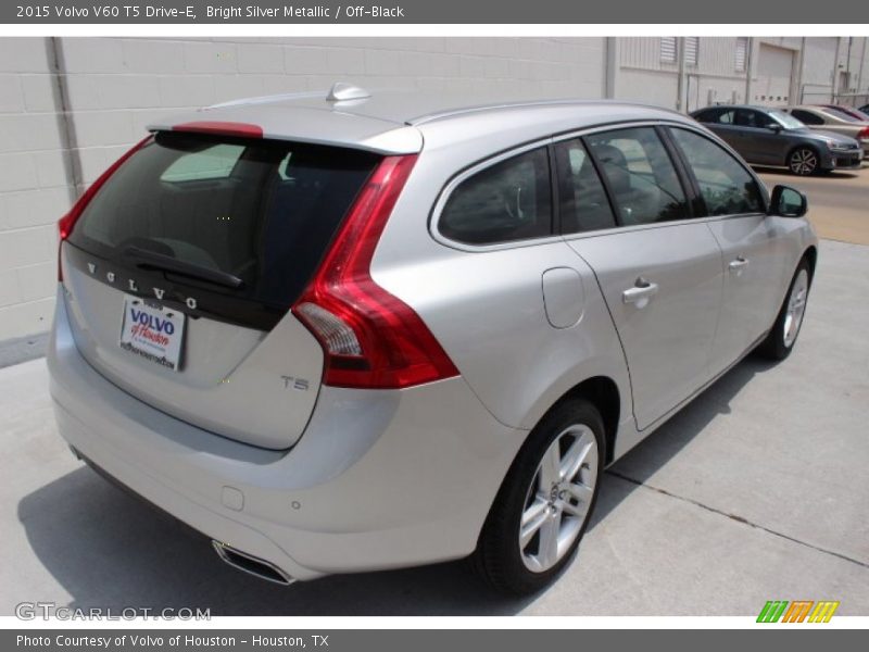 Bright Silver Metallic / Off-Black 2015 Volvo V60 T5 Drive-E