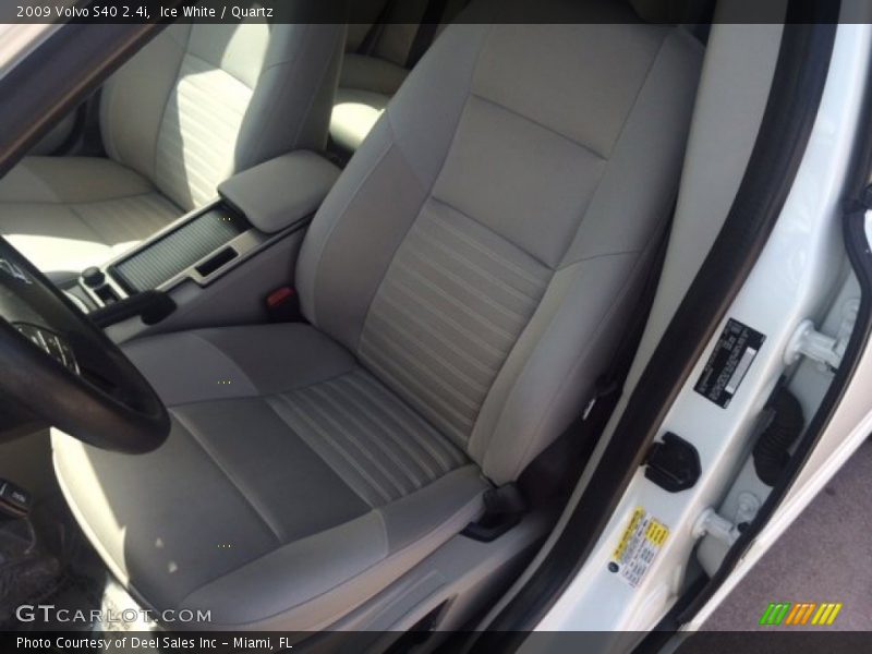 Ice White / Quartz 2009 Volvo S40 2.4i