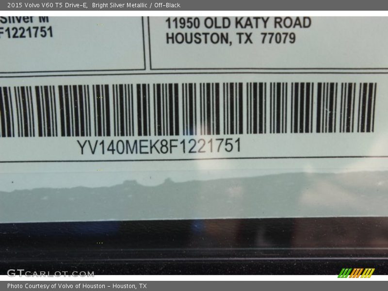 Bright Silver Metallic / Off-Black 2015 Volvo V60 T5 Drive-E