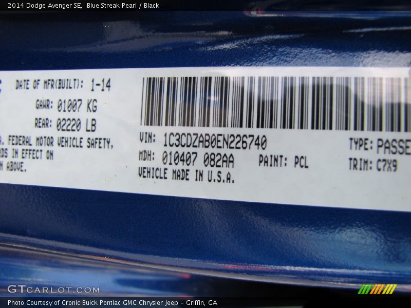 Blue Streak Pearl / Black 2014 Dodge Avenger SE