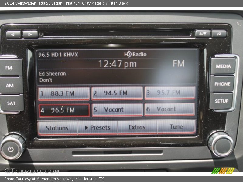 Platinum Gray Metallic / Titan Black 2014 Volkswagen Jetta SE Sedan