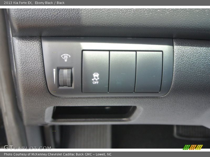Ebony Black / Black 2013 Kia Forte EX