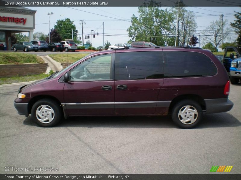Maroon Pearl / Slate Gray 1998 Dodge Grand Caravan SE