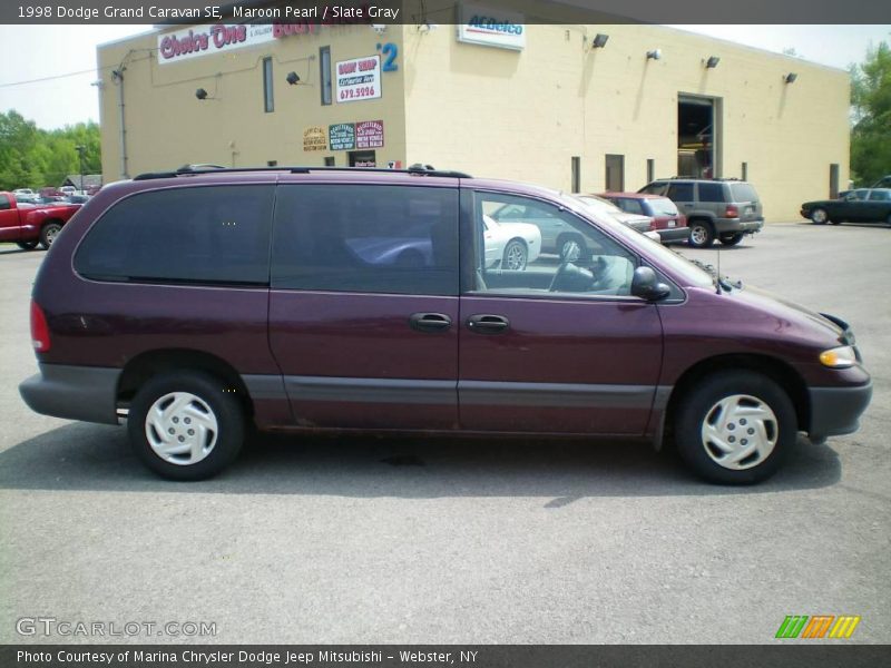 Maroon Pearl / Slate Gray 1998 Dodge Grand Caravan SE
