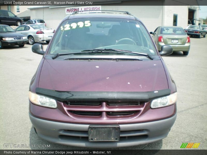 Maroon Pearl / Slate Gray 1998 Dodge Grand Caravan SE