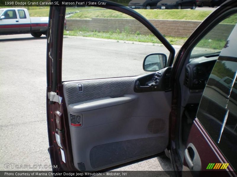 Maroon Pearl / Slate Gray 1998 Dodge Grand Caravan SE