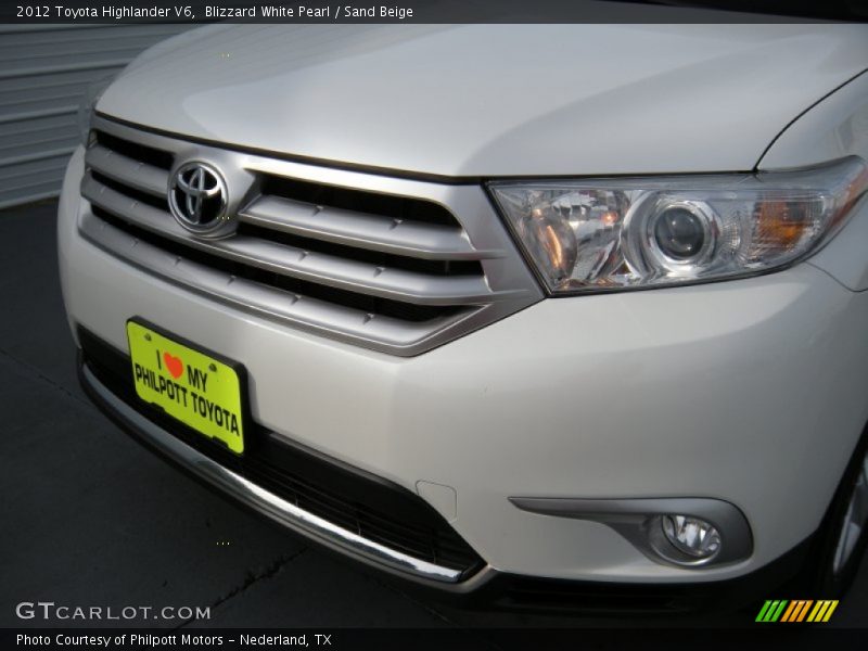 Blizzard White Pearl / Sand Beige 2012 Toyota Highlander V6
