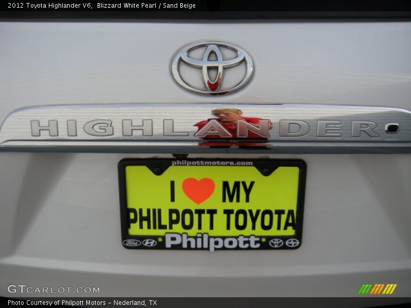 Blizzard White Pearl / Sand Beige 2012 Toyota Highlander V6
