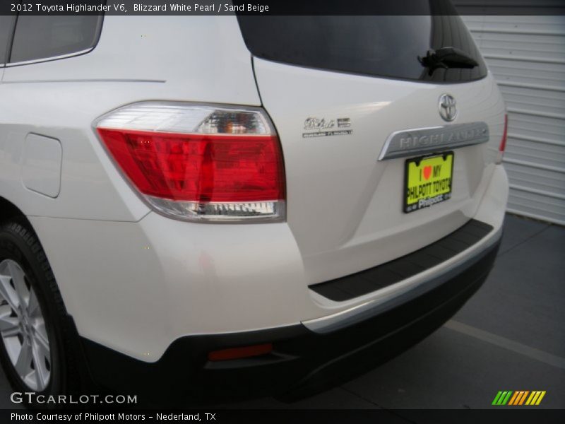Blizzard White Pearl / Sand Beige 2012 Toyota Highlander V6