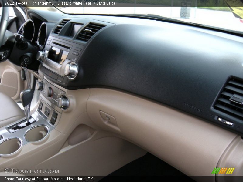 Blizzard White Pearl / Sand Beige 2012 Toyota Highlander V6