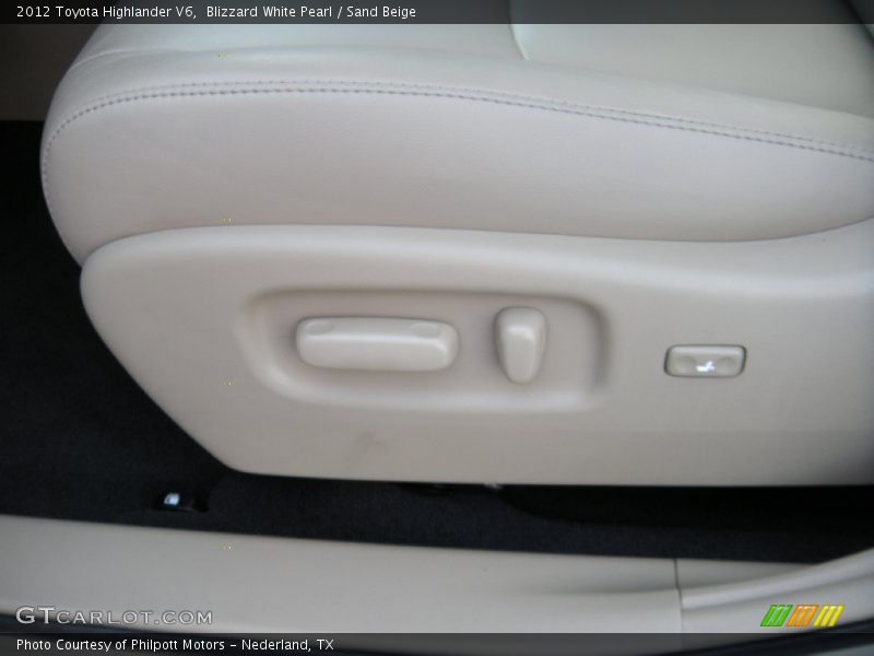 Blizzard White Pearl / Sand Beige 2012 Toyota Highlander V6