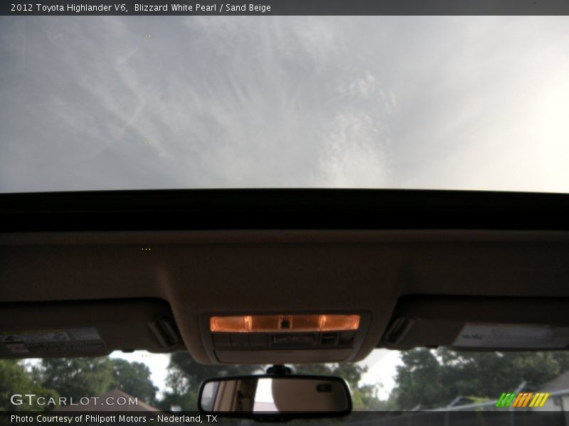 Blizzard White Pearl / Sand Beige 2012 Toyota Highlander V6