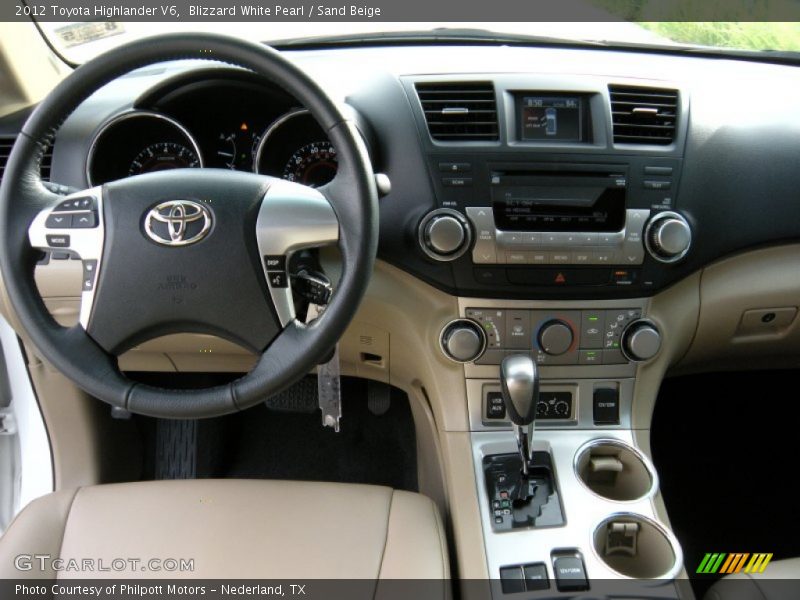 Blizzard White Pearl / Sand Beige 2012 Toyota Highlander V6