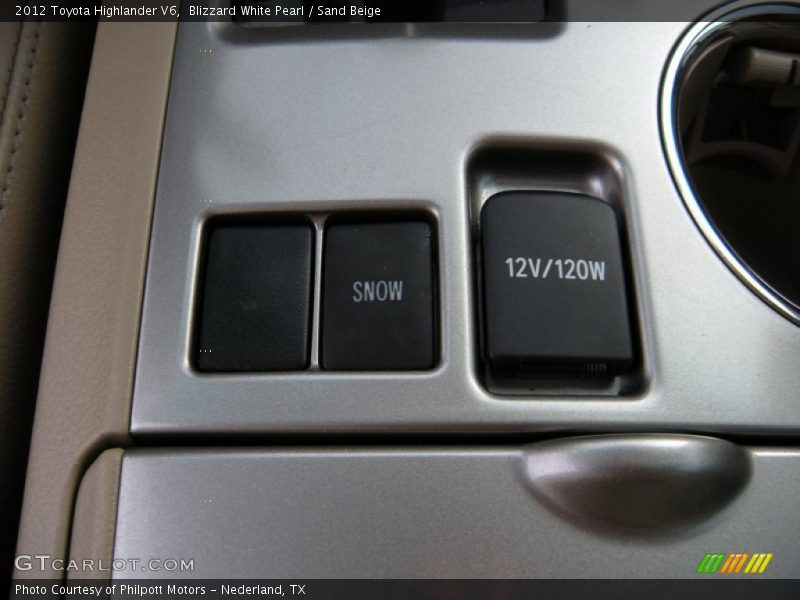 Blizzard White Pearl / Sand Beige 2012 Toyota Highlander V6