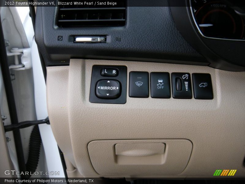 Blizzard White Pearl / Sand Beige 2012 Toyota Highlander V6