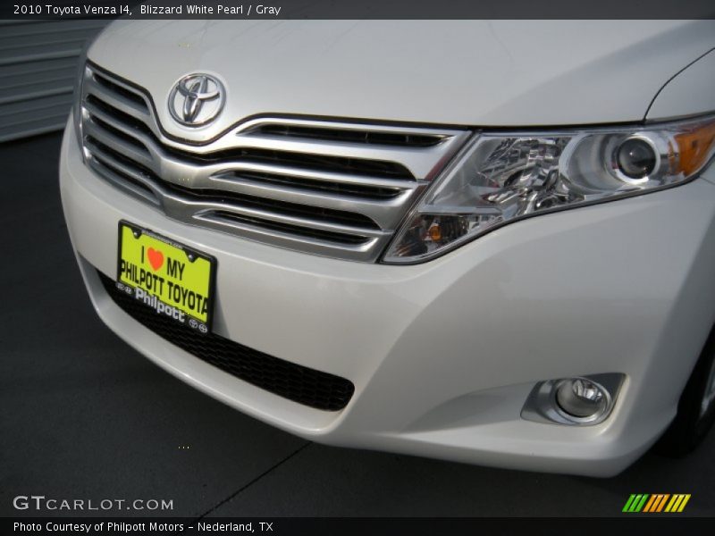 Blizzard White Pearl / Gray 2010 Toyota Venza I4