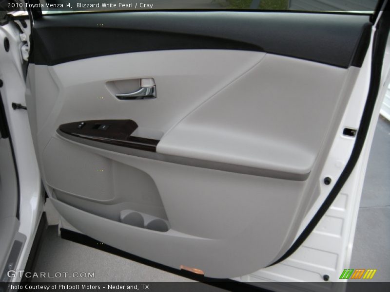 Blizzard White Pearl / Gray 2010 Toyota Venza I4