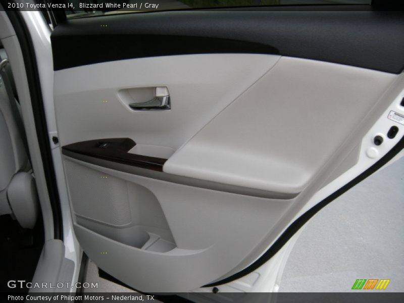 Blizzard White Pearl / Gray 2010 Toyota Venza I4