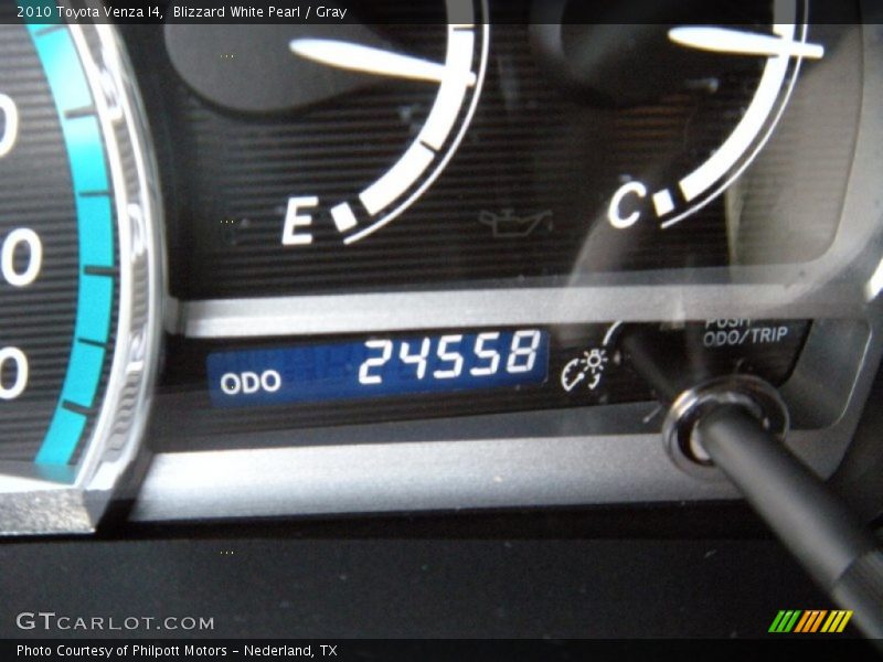 Blizzard White Pearl / Gray 2010 Toyota Venza I4