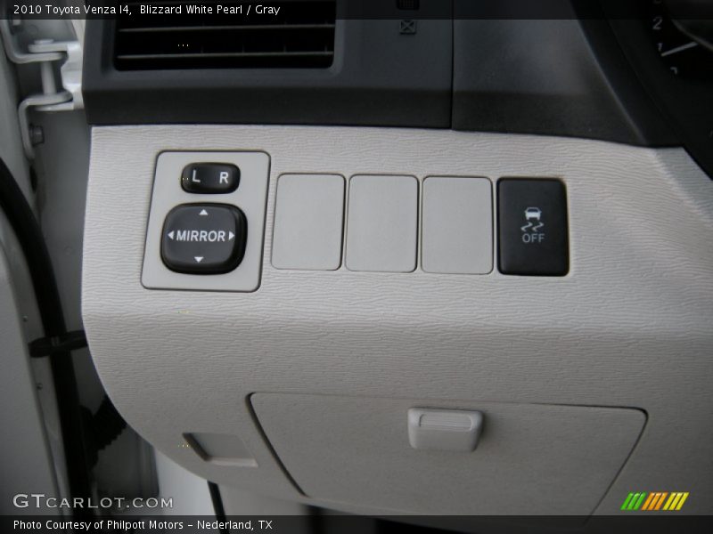 Blizzard White Pearl / Gray 2010 Toyota Venza I4
