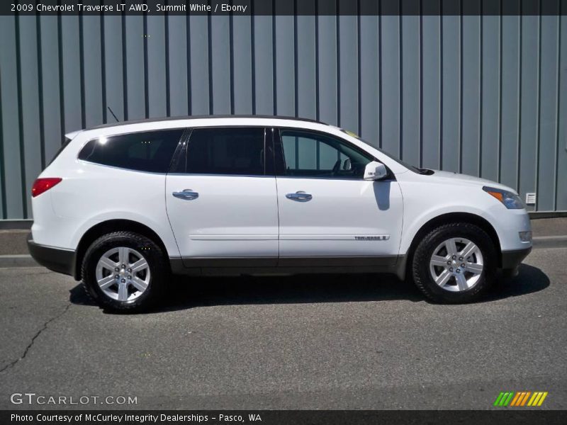 Summit White / Ebony 2009 Chevrolet Traverse LT AWD