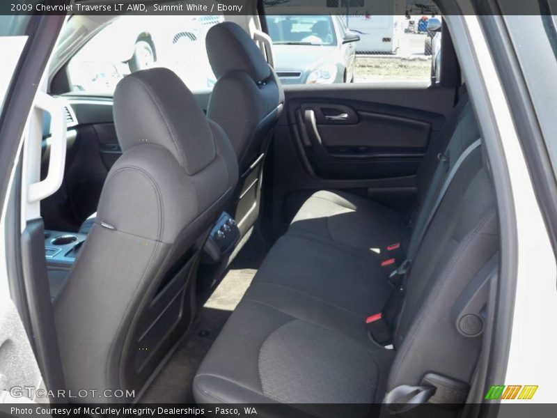Summit White / Ebony 2009 Chevrolet Traverse LT AWD