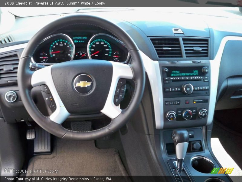 Summit White / Ebony 2009 Chevrolet Traverse LT AWD