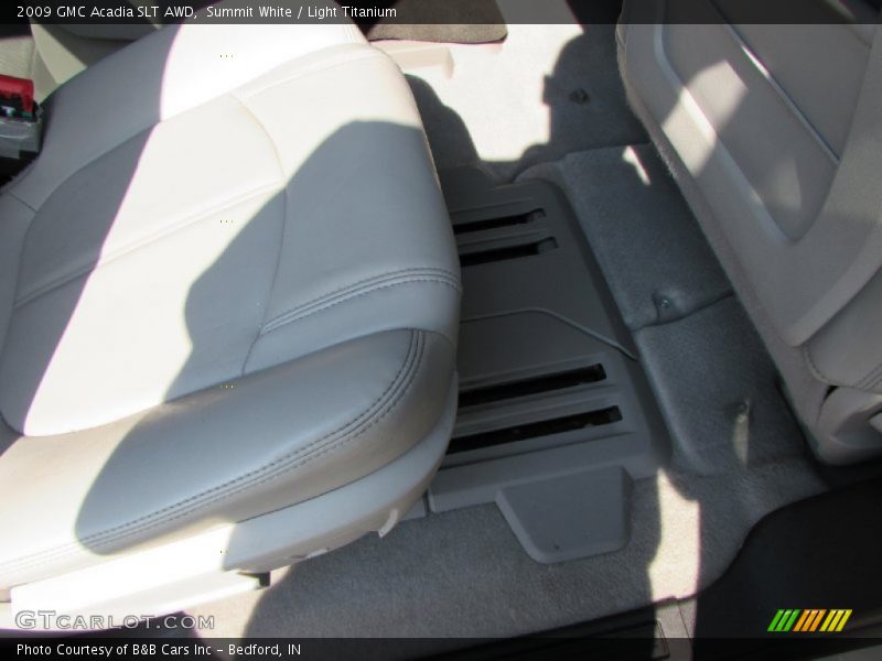 Summit White / Light Titanium 2009 GMC Acadia SLT AWD