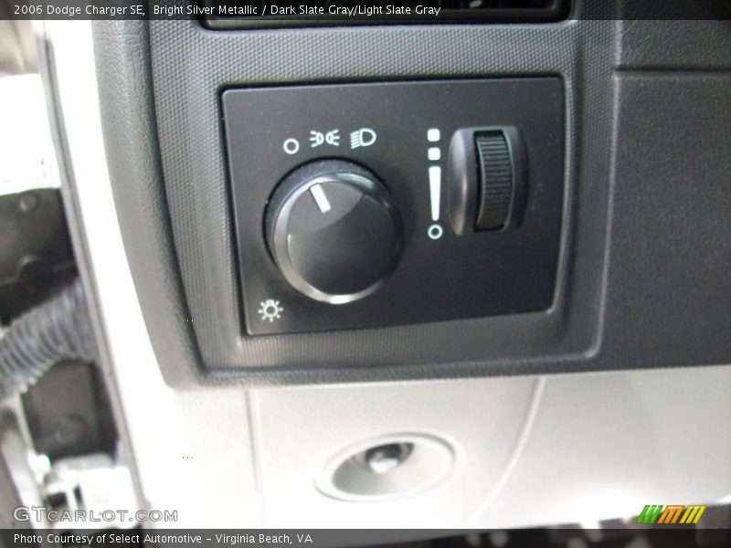 Bright Silver Metallic / Dark Slate Gray/Light Slate Gray 2006 Dodge Charger SE