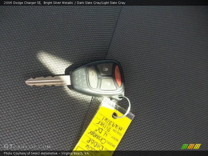 Bright Silver Metallic / Dark Slate Gray/Light Slate Gray 2006 Dodge Charger SE