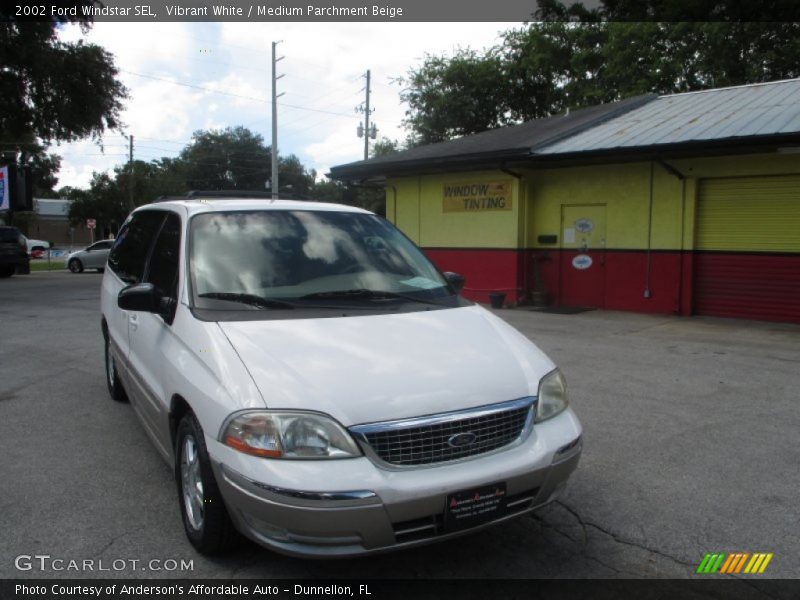 Vibrant White / Medium Parchment Beige 2002 Ford Windstar SEL