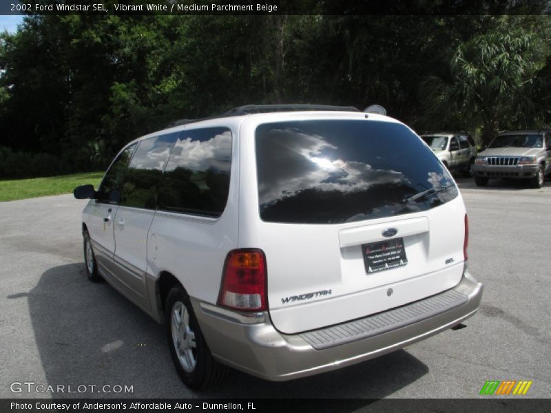 Vibrant White / Medium Parchment Beige 2002 Ford Windstar SEL
