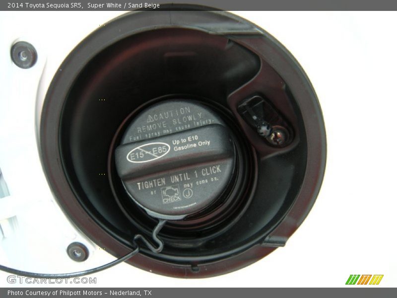 Super White / Sand Beige 2014 Toyota Sequoia SR5