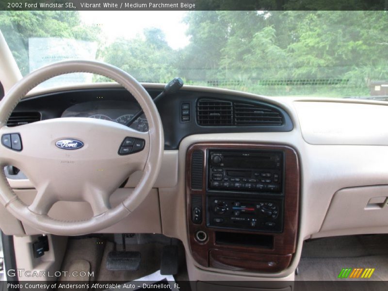 Vibrant White / Medium Parchment Beige 2002 Ford Windstar SEL