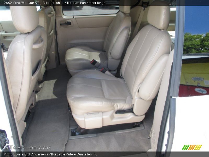 Vibrant White / Medium Parchment Beige 2002 Ford Windstar SEL