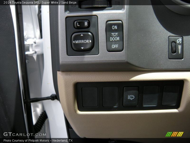 Super White / Sand Beige 2014 Toyota Sequoia SR5