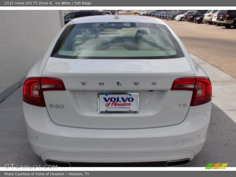 Ice White / Soft Beige 2015 Volvo S60 T5 Drive-E