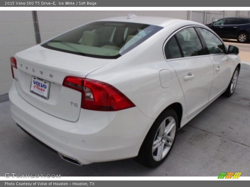 Ice White / Soft Beige 2015 Volvo S60 T5 Drive-E