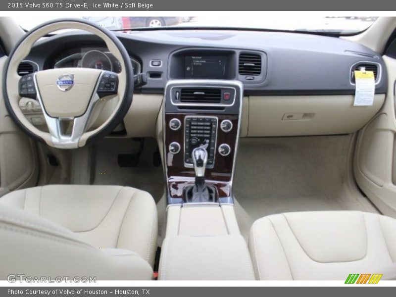 Dashboard of 2015 S60 T5 Drive-E