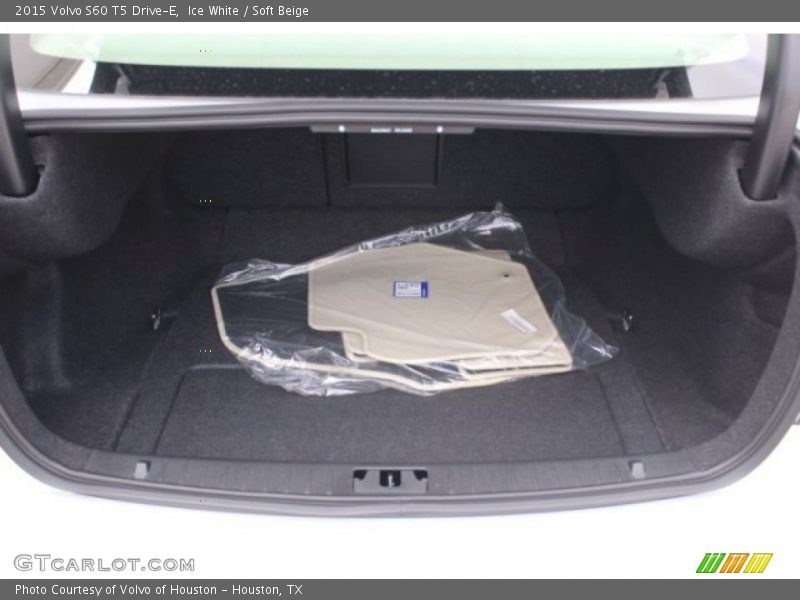 Ice White / Soft Beige 2015 Volvo S60 T5 Drive-E
