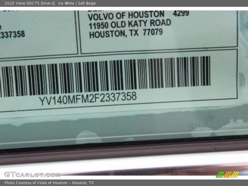 Ice White / Soft Beige 2015 Volvo S60 T5 Drive-E
